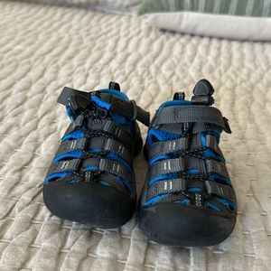 KEEN Toddler Newport H2 Sandal. Like new condition!!